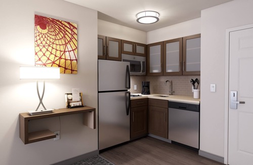 Shelby Township Condo | Equipped Suite | Free Daily Breakfast, 24h Business Center + Seasonal Pool