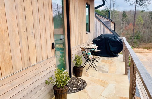 Chattahoochee Hills House | Escape + Enjoy Wellness in Serenbe - Pets Welcome + Golf Cart