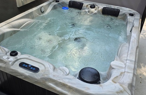 Dandridge Cottage | Escape reality at Douglas lake, HOT TUB, fire pit, Lake views. Couples Retreat.
