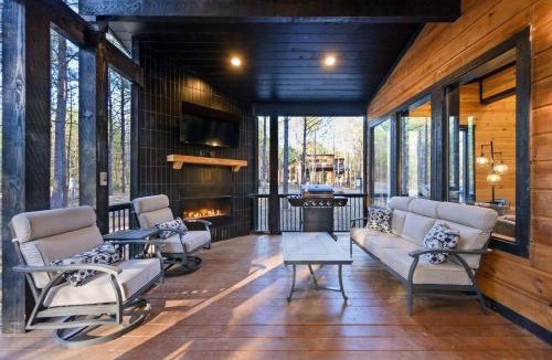 Pickens Apartment | Escape to Hochatown/Broken Bow, Oklahoma Sleeps 10