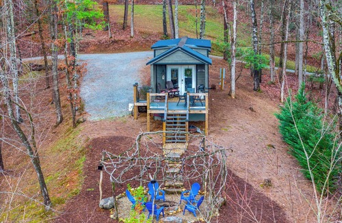 Franklin Cottage | Escape to your own Tiny Slice of Heaven in Franklin, N