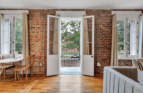 Faubourg Marigny Hotel | Esplanade Ave Stay w/Balcony across French Quarter