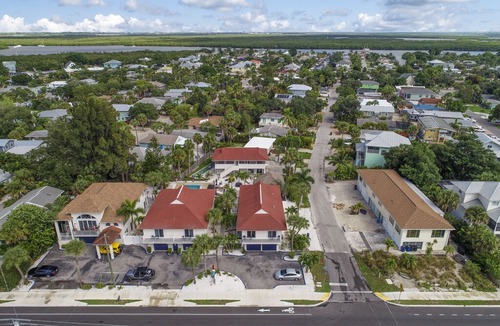 Mid Island Apartment | Estero Island Getaway - Palm Terrace 2B