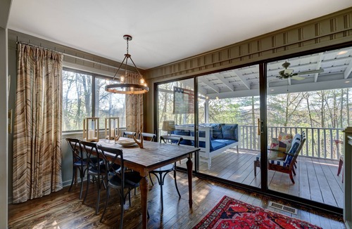 Mirror Lake House | Estes Cottage: Cozy Mirror Lake Cottage w Screened Porch, Firepit | Pet Friendly
