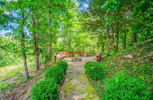 Eureka Springs Apartment | Eureka Springs | 2 Queen Bed