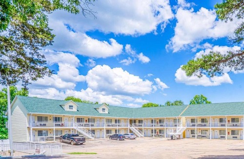 Eureka Springs Apartment | Eureka Springs | 2 Queen Bed