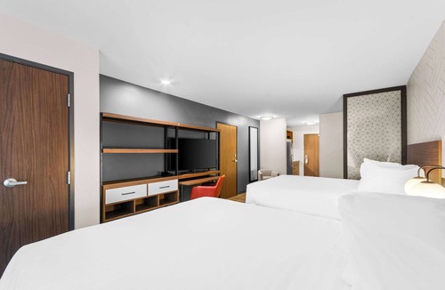 Lexington Hotel | Everhome Suites Lexington - Horse Park