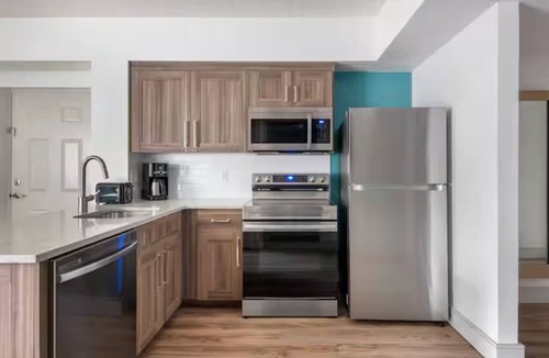 West Kissimmee Hotel | Everything You Need for a Seamless and Enjoyable Stay! Outdoor Pool, Kitchen!