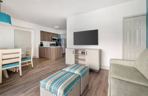West Kissimmee Hotel | Everything You Need for a Seamless and Enjoyable Stay! Outdoor Pool, Kitchen!