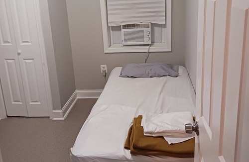 Jefferson Manor Apartment | Excellent for quick intown trips and smoke friendly.