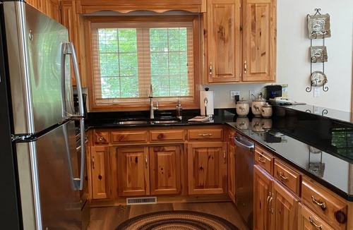 Fish Creek House | Excellent Location/Pine Cone Guest House/Close to downtown Fish Creek