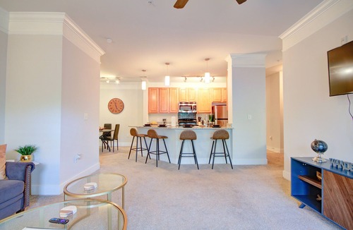 Huntsville Apartment | Executive Work & Play Getaway