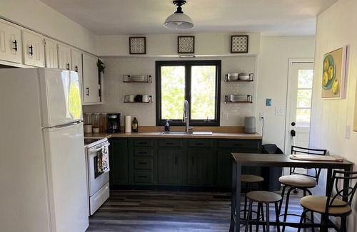 Hermann House | Experience HILL FARM, quietly nestled in the woods, only minutes from Hermann MO