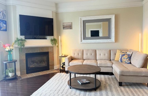 Bay Harbor Apartment | Experience luxury in Maritime Suite 209, Bay Harbor, with 2 beds and stunning amenities.