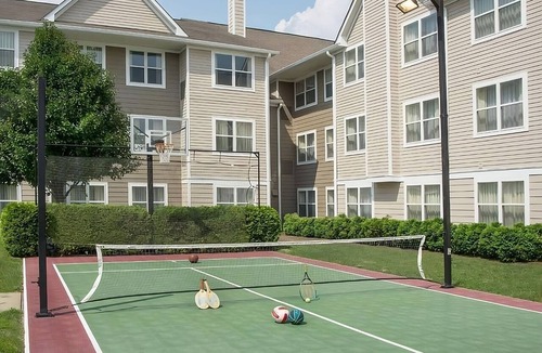 Charleston Hotel | Experience Southern Hospitality in the Heart of Charleston! Pool, Tennis Court!