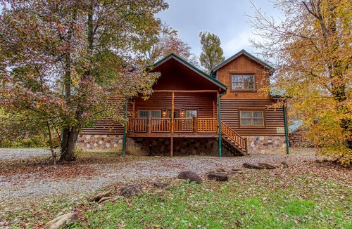 Cosby Cabin | Experience The Ultimate Getaway - 6 Br 6 Ba - Private Pool - Theater Room