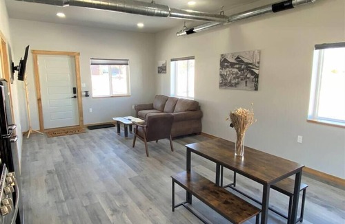 Chassell Apartment | Explore the Keweenaw ! Only 6 Miles to MTU!