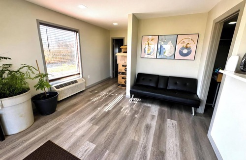 New Albany Hotel | Express Inn New Albany I 22