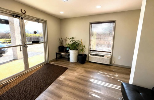 New Albany Hotel | Express Inn New Albany I 22