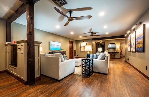 Nashville Condo | Exquisite rustic-contemporary 2 BR Artist Colony condo in a prime location