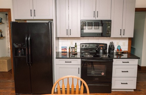 Menlo Cabin | Extend Your Stay - 10% off 3 Nights or Longer This Summer