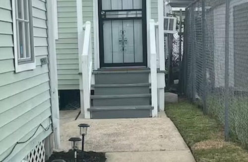 Central City Cottage | Extended Stay near Downtown, Hospitals and Coworking Spaces.
