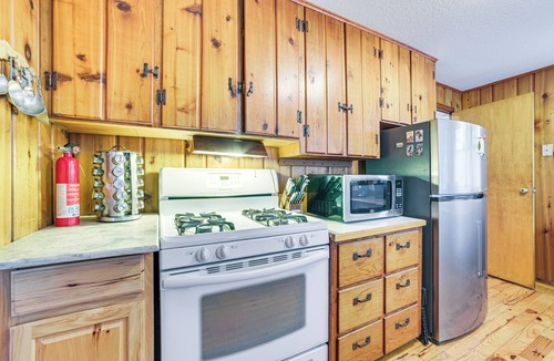 Spruce House | Extended Stay on Hubbard Lake! Quiet Home w/Yard