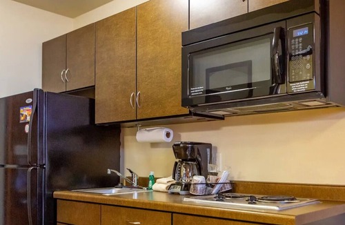 Dickinson Hotel | Extra Space, Extra Fun – 2 Full Beds Suite Perfect for Families & Weekend Escape
