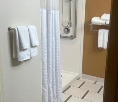 Suwanee Hotel | Fairfield Inn and Suites by Marriott Atlanta Suwanee