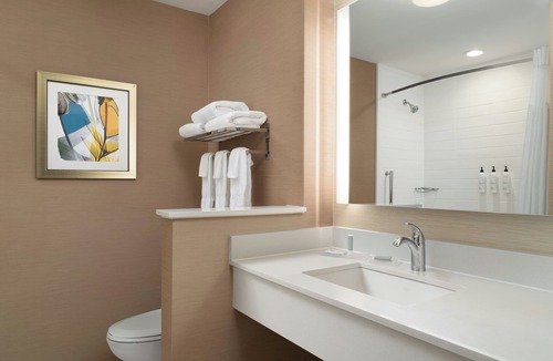 Pittsburg Hotel | Fairfield Inn & Suites by Marriott London
