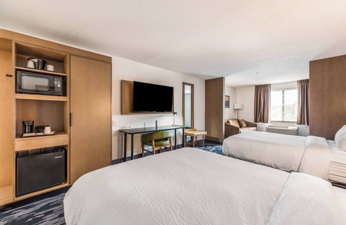 Greensboro Hotel | Fairfield Inn & Suites by Marriott Greensboro Coliseum Area