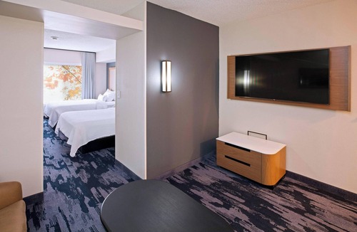 Elizabethtown Hotel | Fairfield Inn & Suites by Marriott Elizabethtown