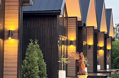 Carriere Cottage | Fall in LOVE with The Infinity Stay Collection and enjoy the Magic it offers.