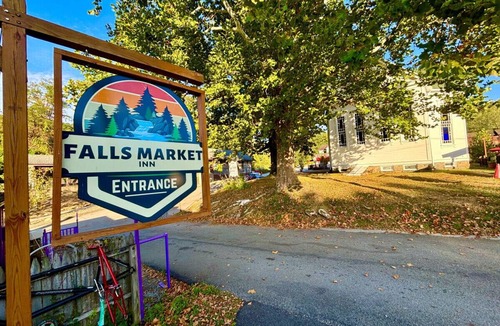Ohiopyle Apartment | Fall Trailside Hotel 105: Sleeps 2, 1BR 1BA Grill Laurel Highlands