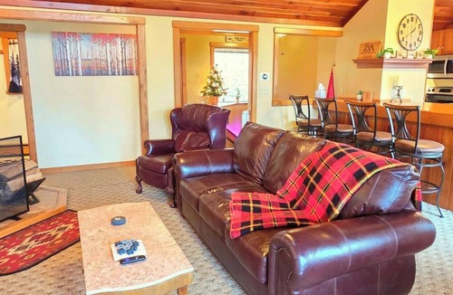 White Cabin | Fallingwater/Ohiopyle/State Parks~NO CLEANING FEE