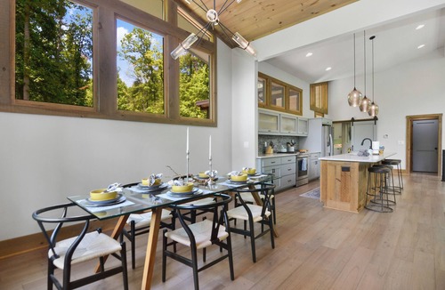 Ellijay Cabin | Falls Watch ~ 3BR Mountain Modern Luxury on a Private Waterfall! Wow!