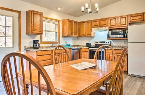 Marion Cottage | Families & Outdoor Groups! Mtn-view Marion Cabin