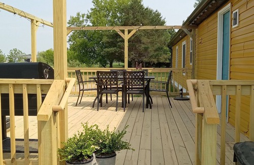 Deckerville House | Family friendly bungalow with big yard and deck, close to town