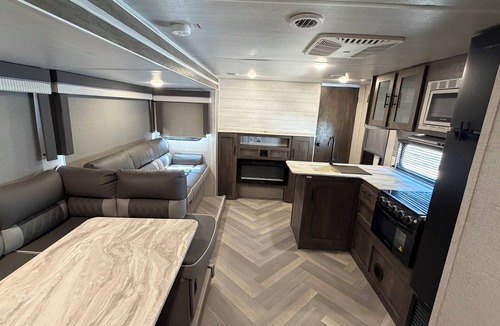 Jasper House | Family Friendly Bunkhouse RV