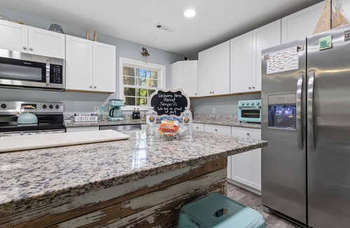 Beaufort House | Family-Friendly Cottage Stay-Near Parris Island