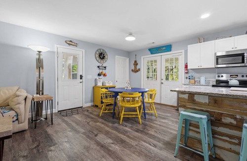 Beaufort House | Family-Friendly Cottage Stay-Near Parris Island