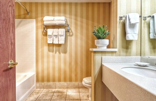 Pembine Hotel | Family Friendly Escape | 2 Cozy Units w/Pool, Gym, & Golf Access | Free Parking