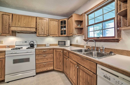 Bronson House | Family Friendly! Long Noble Lake Gem w/Game Room