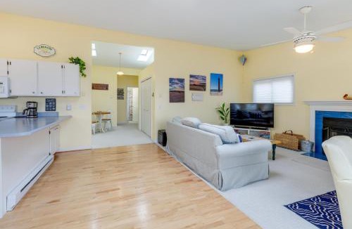 Shelby House | Family Friendly Mears Cottage - Walk to the Beach!