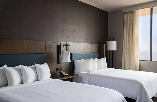Nashville Hotel | Family-Friendly Oasis, Opry, Museums, Zoo, and More!