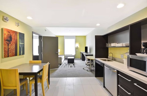 Rock Hill Hotel | Family-Friendly Suite with Pool Near Manchester Meadows & Downtown Rock