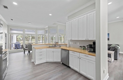 Ponchatoula House | Family-Friendly with Game Room & Screened-In Pool