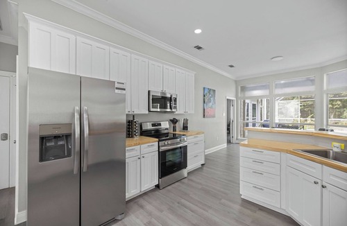 Ponchatoula House | Family-Friendly with Game Room & Screened-In Pool