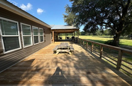 Bush House | Family Getaway 45 Acres