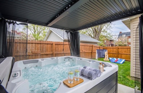 St. Louis House | Family Luxury Getaway: Hot Tub, Sauna & Game Room